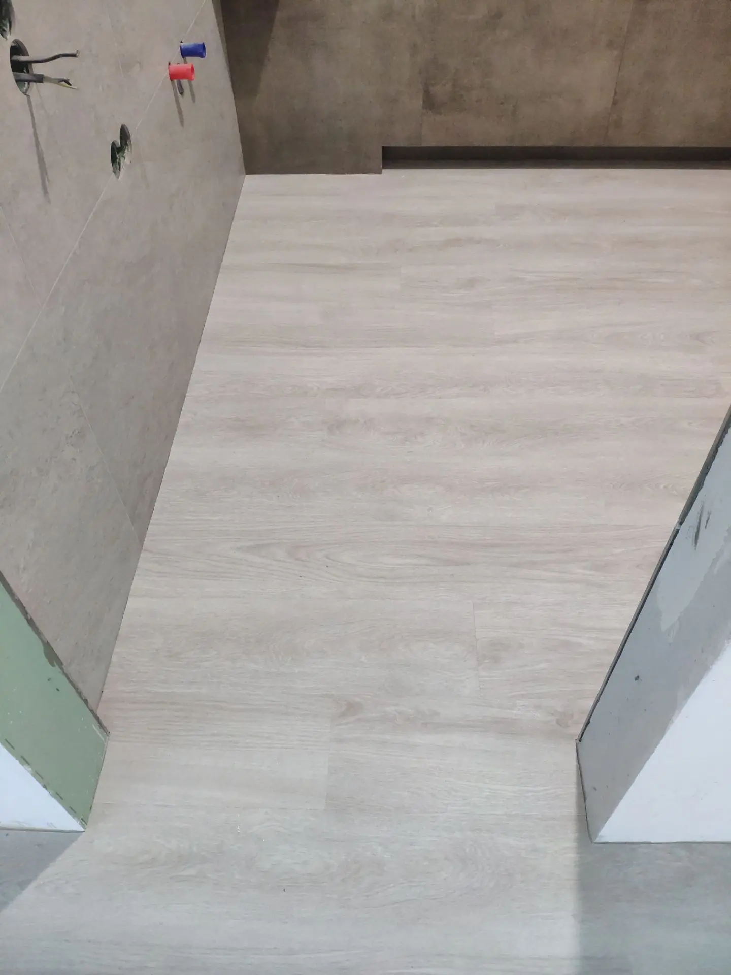 Укладка: Moduleo Roots 40 Midland Oak 22110 - Тольятти. Ягодное - частный дом